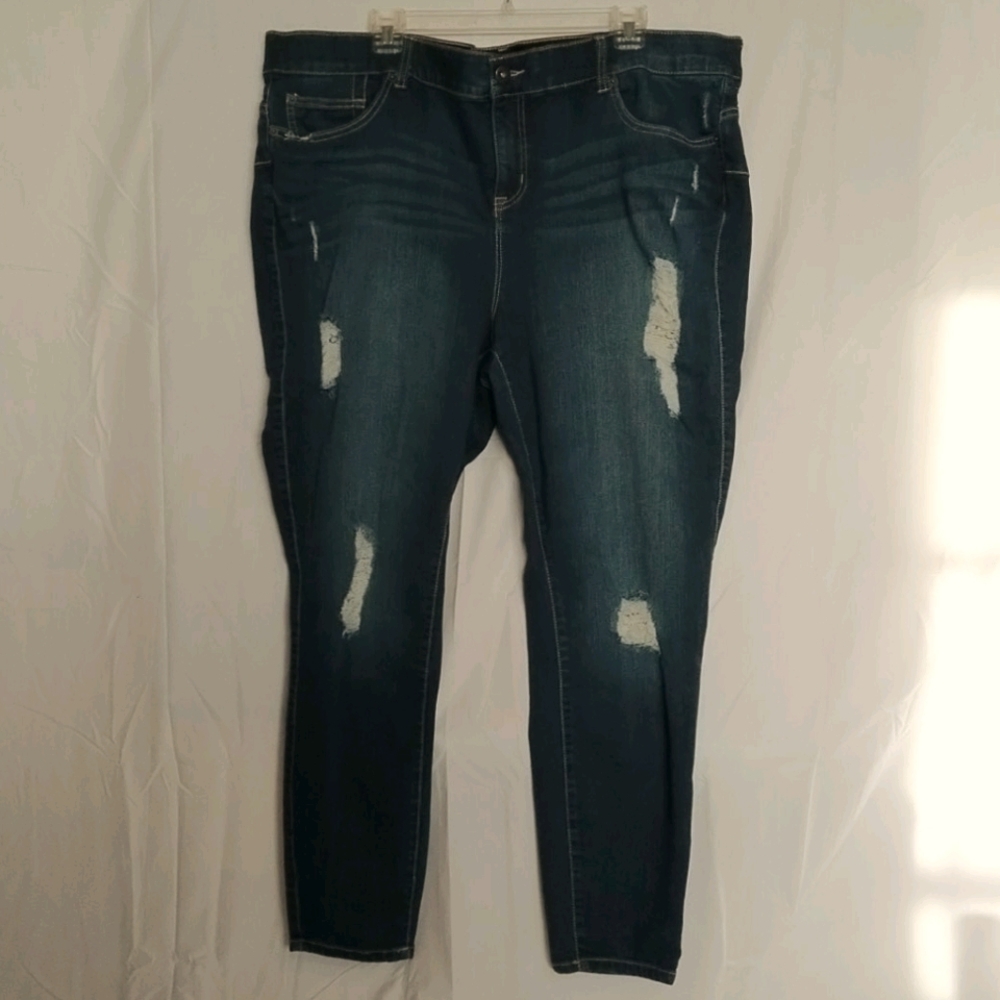 Torrid bombshell skinny jeans 24r
